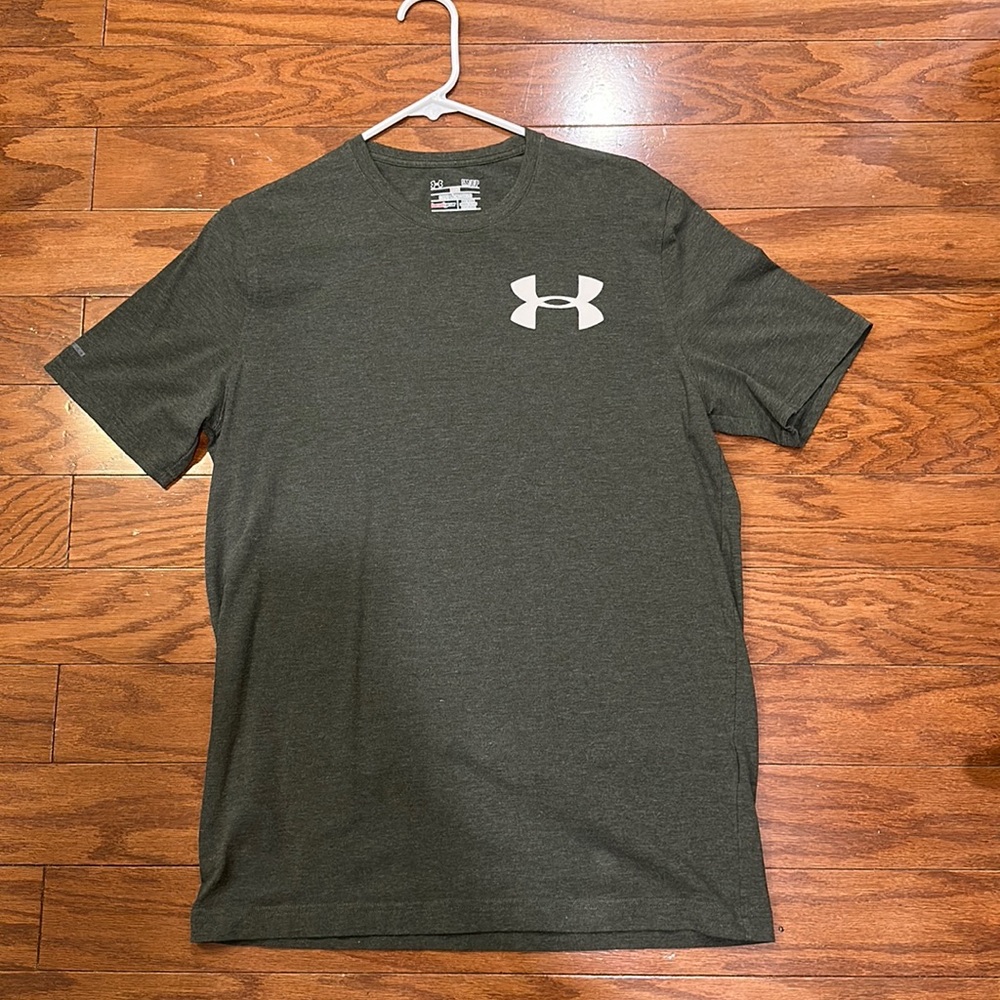 Under Armour Mens' small t-shirt
